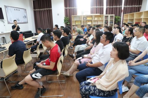 激情六月，第四期“新時(shí)代大講堂”火熱舉行(圖2)