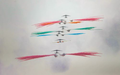 2019國(guó)際航聯(lián)世界飛行者大會(huì)在我區(qū)開幕 頂尖飛行員翱翔“天空之城”(圖5)