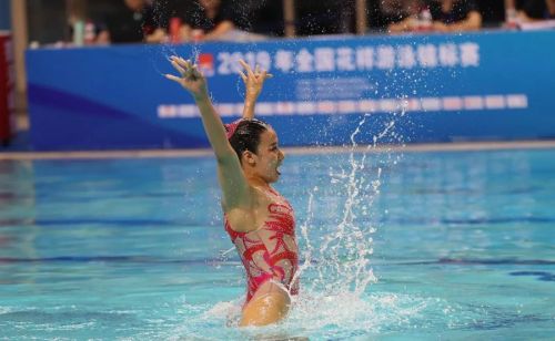 “水上芭蕾”究竟有多美？全國(guó)花樣游泳錦標(biāo)賽武漢“綻放”（附精美圖集）
